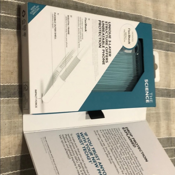 iPhone X/XS Tech 21 cases - Picture 4 of 4